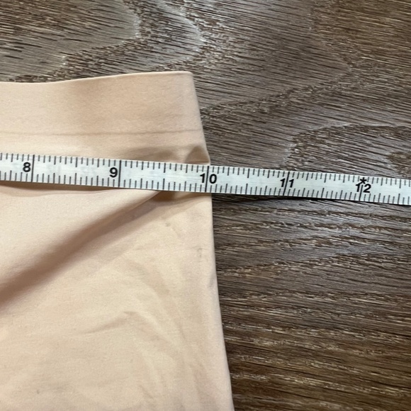 Spanx Thintastic 2.0 High-Waisted Mid-Thigh Short, Nude, Sz S, Shapewear - Picture 9 of 9